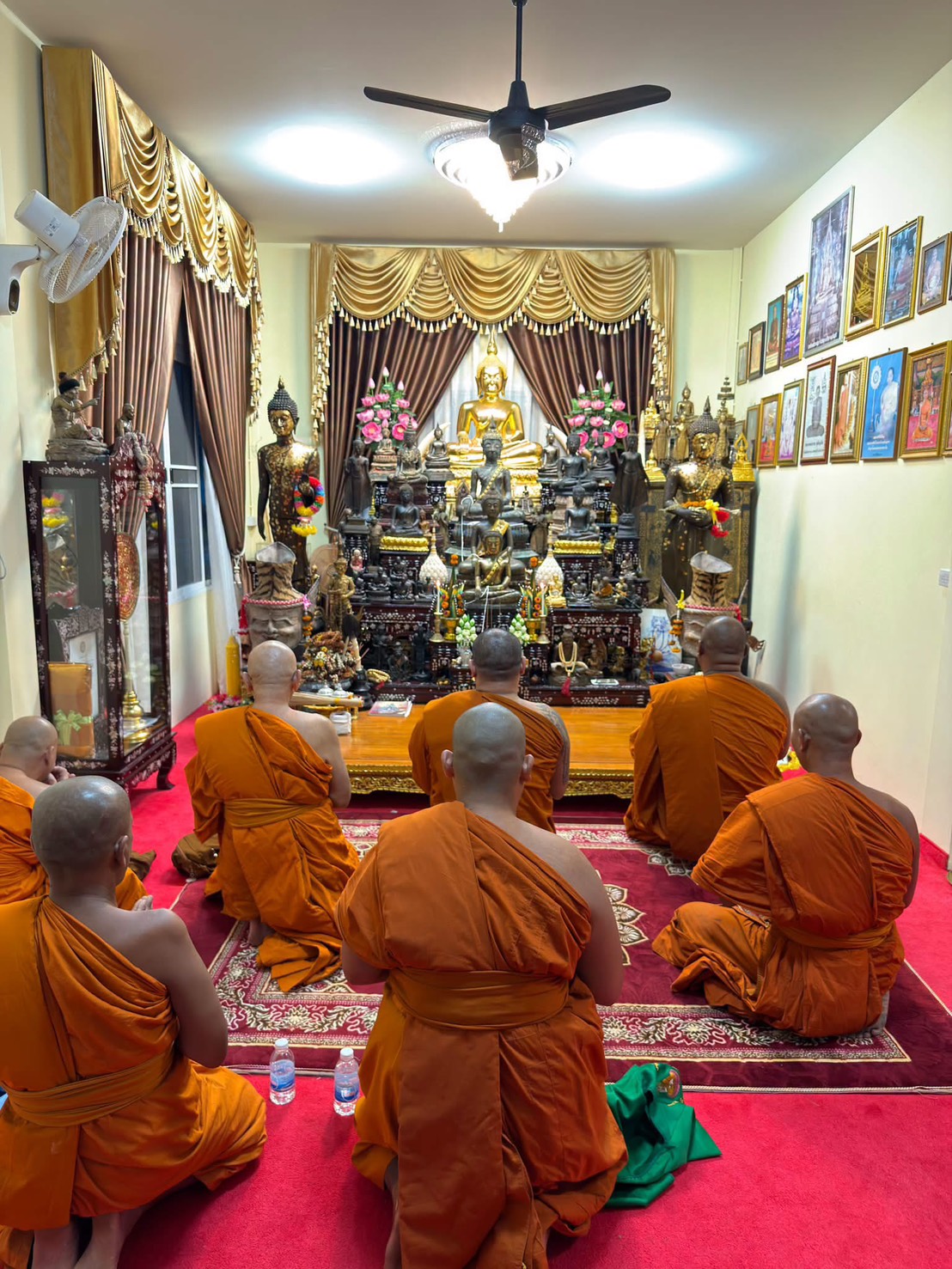 บรรยากาศการประกอบพิธีเจริญพระพุทธมนต์